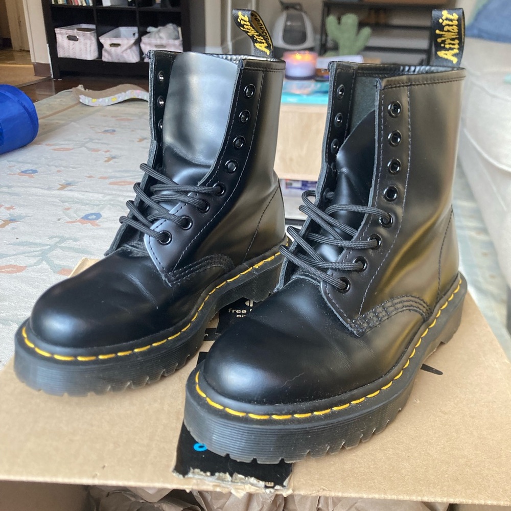 Dr. Martens 1460 8 eye bex boots